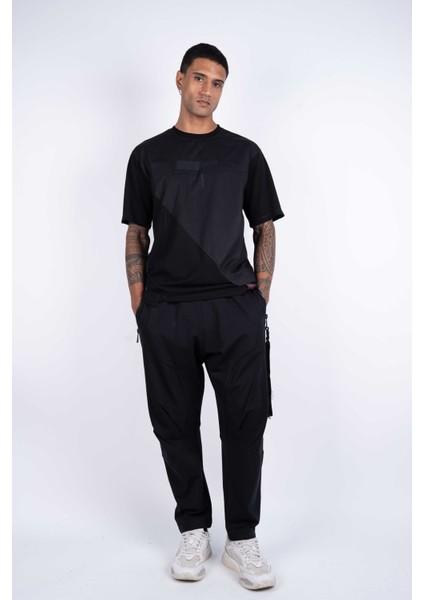 Kısa Kollu Baskılı, Kumaş Kombinasyonlu Siyah Pamuklu T-Shirt fırsatları