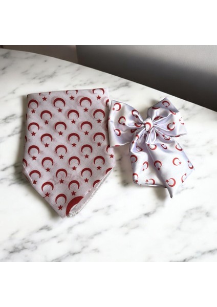 Beyaz Renk Ay Yıldız Desenli Bandana ve Fiyonk Toka Seti 23 NISAN,29EKIM modelleri