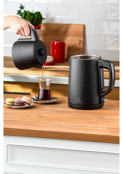 Pratik ve Şık Siyah Çay Makinesi, Kolay Kullanım ve Modern Tasarım fırsatları