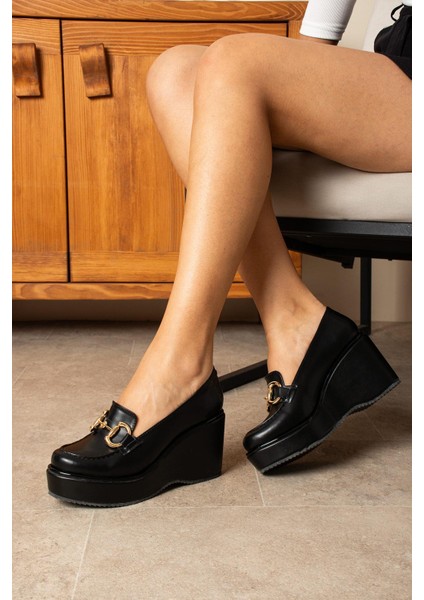 Dolgu Topuklu Tokalı Kadın Ayakkabı modelleri