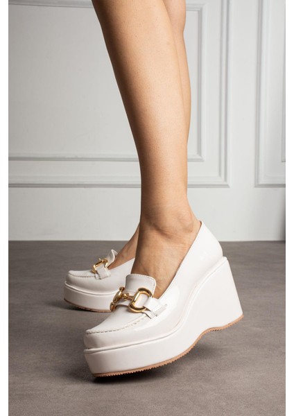 Dolgu Topuklu Tokalı Kadın Ayakkabı