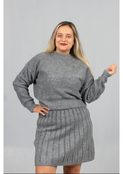 Sofistike Koyu Gri Triko Takım | 46 Bedene Kadar Asil Etek Kazak Kombini