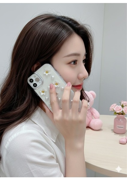 Iphone 11 Uyumlu 3D Kabartmalı Amazon Zambağı ve Inci Süslemeli Kılıf modelleri