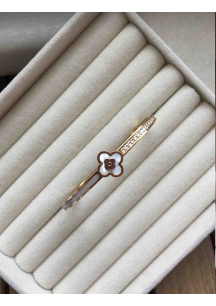 Gold Sedefli Yoncalı Çelik Kelepçe Bileklik fiyatları