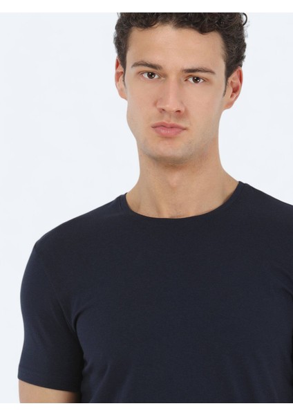 Lacivert Bisiklet Yaka Pamuk Karışımlı T-Shirt