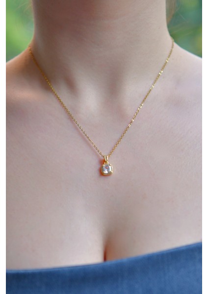 Etrafı Zirkon Ortası Baget Taşlı Kadın Çelik Kolye modelleri