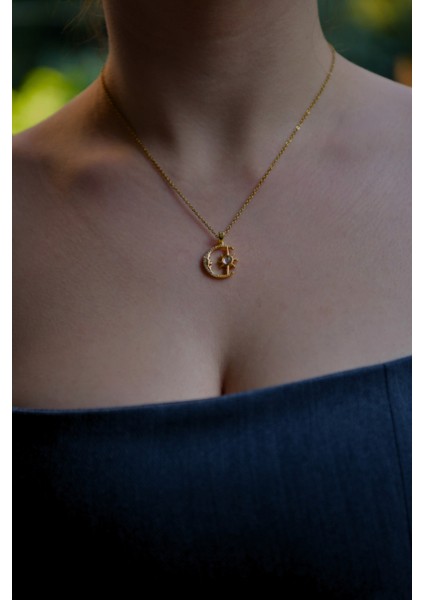 Ay Içinde Kutup Yıldızı Model Kadın Çelik Kolye modelleri