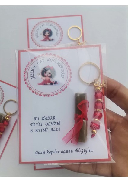 100 Adet Kişiye Özel 6 Ay Kına Hatırası Kırmızı Anahtarlık ve Paketlenmiş Kına Dağıtmalık Hediyelik