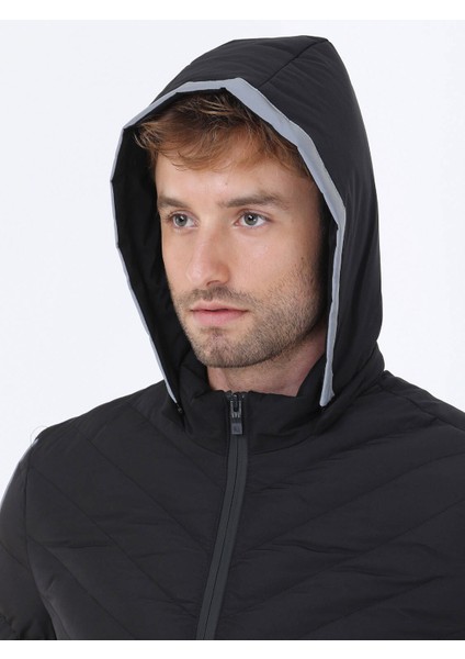 Siyah Regular Fit Kapüşonlu Casual Dokuma Mont