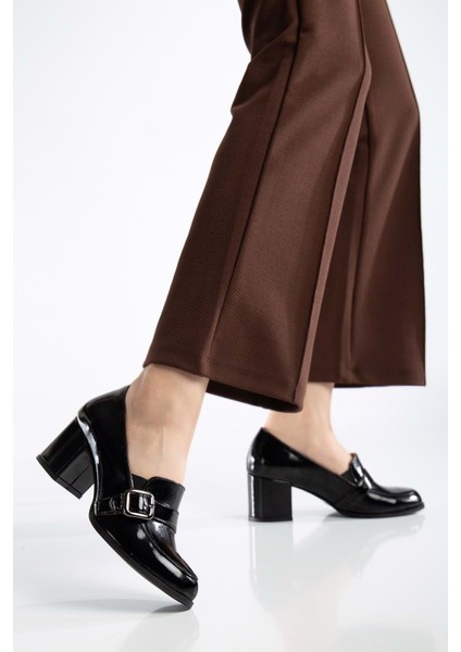 Kadın Hakiki Deri Toka Detaylı Topuklu Ayakkabı - Siyah Rugan fiyatları