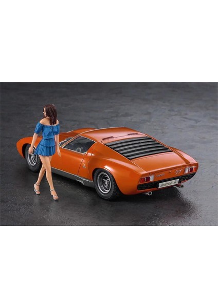 20423 1/24 Ölçek, Lamborghini Miura P400 Sv ve Italyan Kız Figürü,otomobil Plastik Model Kiti modelleri