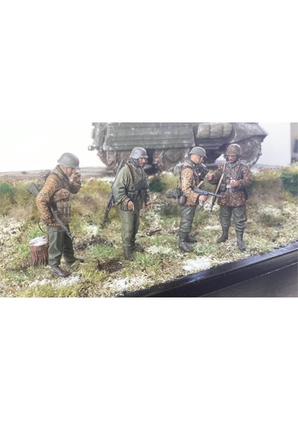 6091 1/35 Ölçek, Poteau'da Pusu Kuran Asker Figürleri (Ardennes 1944), Plastik Model Kiti fiyatları