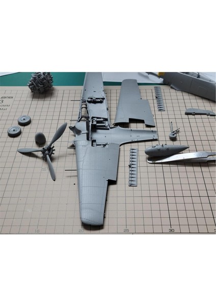 Border BF-003 1/35 Ölçek, Focke-Wulf FW-190A-6 (Motor ve Silah Detaylı), Savaş Uçağı Plastik Model Kiti fiyatları