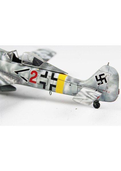 QD037 1/48 Ölçek, Focke-Wulf 190 A-8 Sergilemeye Hazır Plastik Uçak Maketi indirimleri
