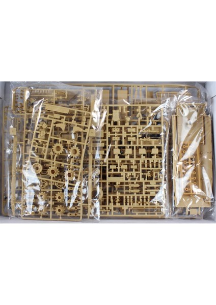 13281 1/35 Ölçek, Magach 6b Gal Batash Tankı, Plastik Model Kiti modelleri