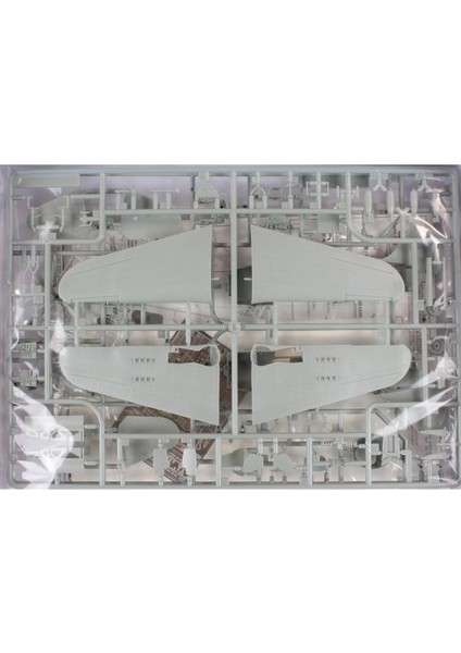 12545 1/72 Ölçek, U.s. Navy SB2C-4 (Operation Iceberg) Savaş Uçağı, Plastik Model Kiti modelleri