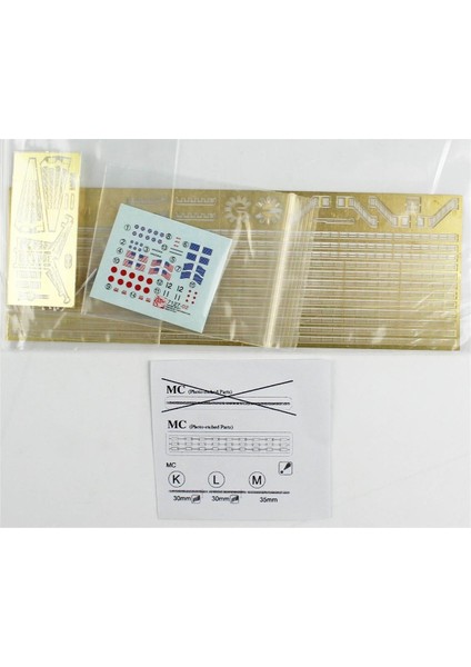 7127 1/700 Ölçek, U.s.s. Arizona Bb-39 Savaş Gemisi ve Ijn Type 97 (Kate) Bombardıman Uçağı Plastik Model Kiti modelleri