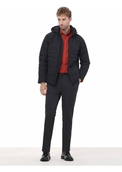 Siyah Regular Fit Kapüşonlu Casual Dokuma Mont