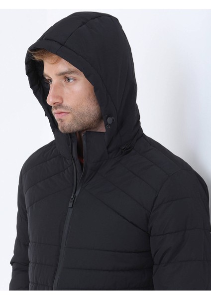 Siyah Regular Fit Kapüşonlu Casual Dokuma Mont