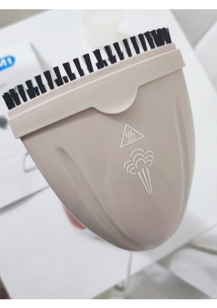 Yüksek Performanslı Buharlı Dikey Ütü ile Pratik ve Hızlı Klasik Ütüleme