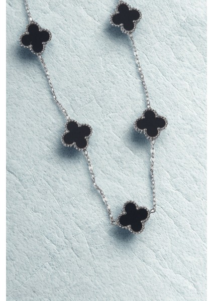 Zarif Kadın Için Silver Çelik Siyah Mineli Yonca Kolye