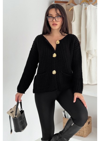Kadın Altın Düğmeli Dokulu Örgü Hırka – Zarif & Vintage Dokunuş