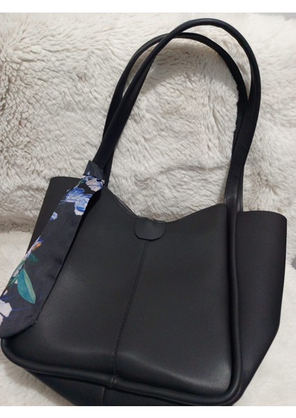 Büyük Boy Kol Çantası Fular Kol Kayışında Fular Detaylı