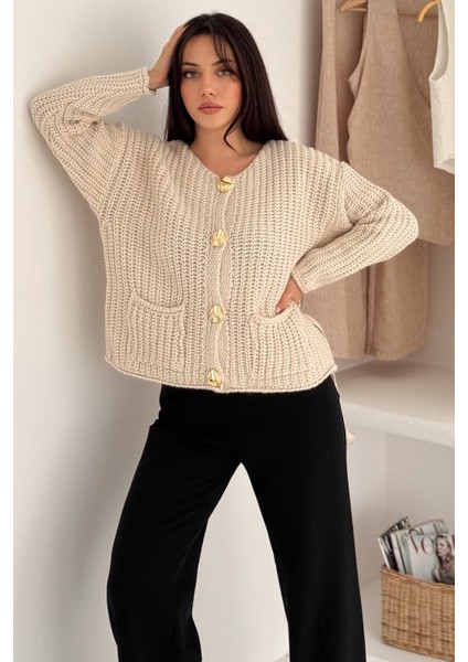 Kadın Altın Düğmeli Dokulu Örgü Hırka – Zarif & Vintage Dokunuş fiyatları