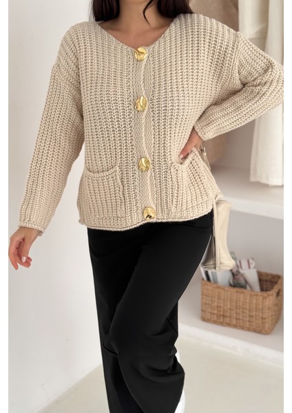 Kadın Altın Düğmeli Dokulu Örgü Hırka – Zarif & Vintage Dokunuş modelleri