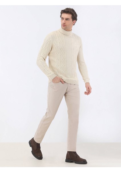 Ekru Yarım Balıkçı Yaka Pamuk Karışımlı Triko Kazak