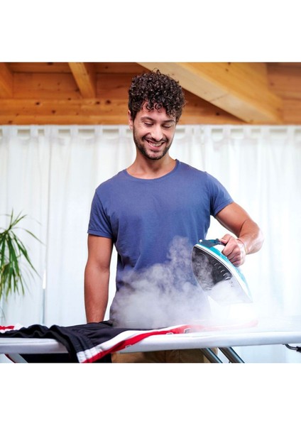 Turkuaz Renkli, Hızlı ve Pratik Buharlı Ütü, Şık Tasarımıyla Kullanım Kolaylığı Sağlar