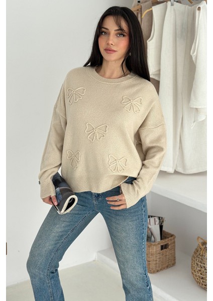 Kadın Kelebek Nakışlı Örgü Kazak – Naif & Dekoratif Stil modelleri