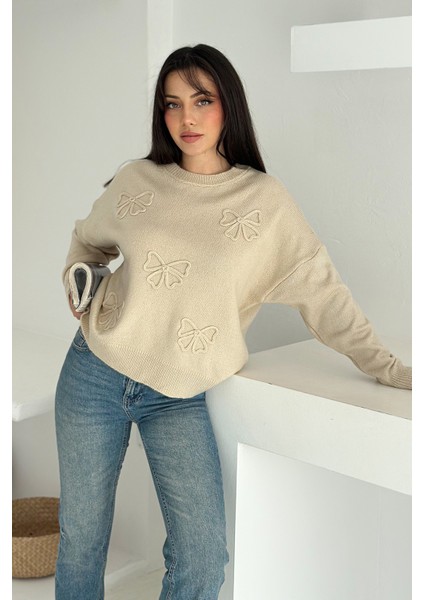 Kadın Kelebek Nakışlı Örgü Kazak – Naif & Dekoratif Stil fırsatları