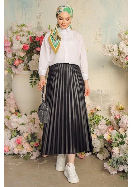 Zarif ve Modern Pileli Parlak Krep Gizli Lastikli Siyah Etek ( Lisinya )