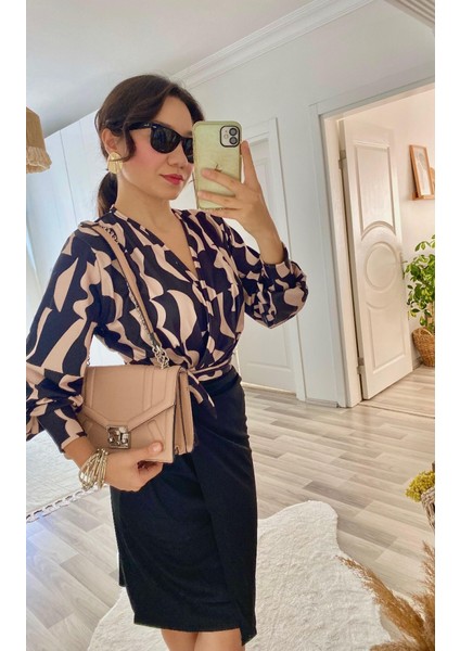 Eyesof Kadın Uzun Kollu Kruvaze Yaka Dijital Baskılı Fiyonk Detay Atlas Kumaş Elbise