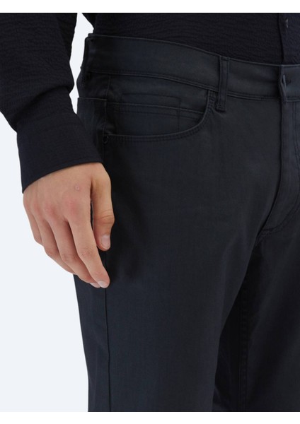 Siyah Düz Dokuma Fitted Fit Casual Pamuk Karışımlı Pantolon