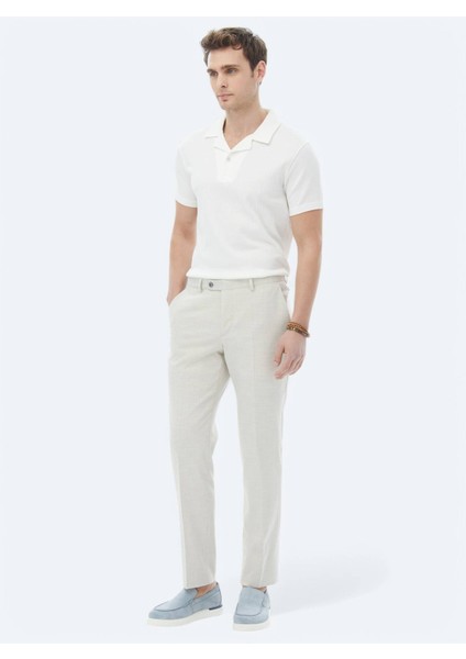 Beyaz Jakarlı Küba Yaka Pamuk Karışımlı T-Shirt