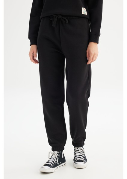 Pamuklu Regular Fit Normal Kesim Cepli Jogger Sweatpant fiyatları