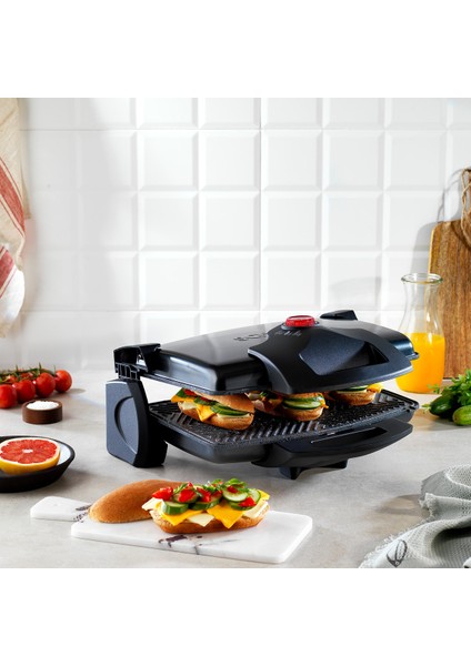 Siyah ve Beyaz Renkli Tost Makinesi, Pratik ve Şık Tasarım fırsatları