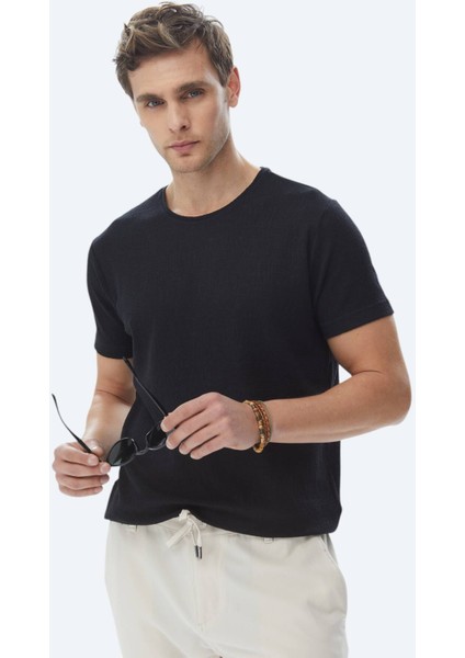 Siyah Jakarlı Bisiklet Yaka Pamuk Karışımlı T-Shirt