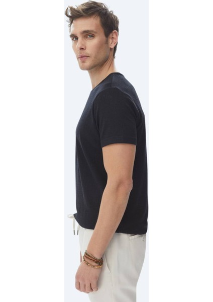 Siyah Jakarlı Bisiklet Yaka Pamuk Karışımlı T-Shirt