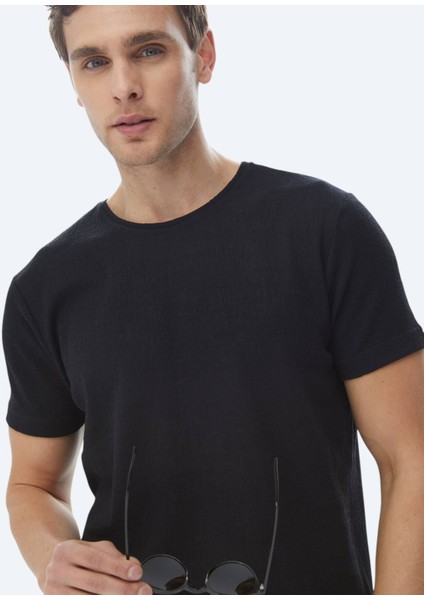Siyah Jakarlı Bisiklet Yaka Pamuk Karışımlı T-Shirt