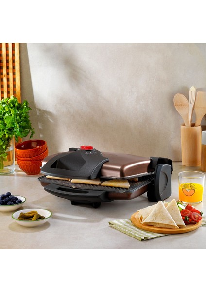Kahverengi Tost Makinesi, Pratik ve Şık Tasarım ile Lezzetli Tostlar