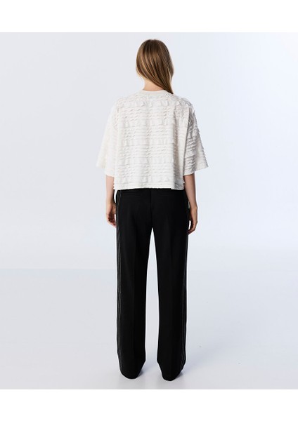 Slogan Baskılı Dokulu Tişört TW6250070117018 fırsatları