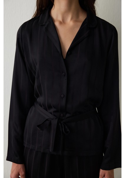 Siyah Emilia Bağlama Detaylı Saten Gömlek Yaka Pijama Takımı modelleri