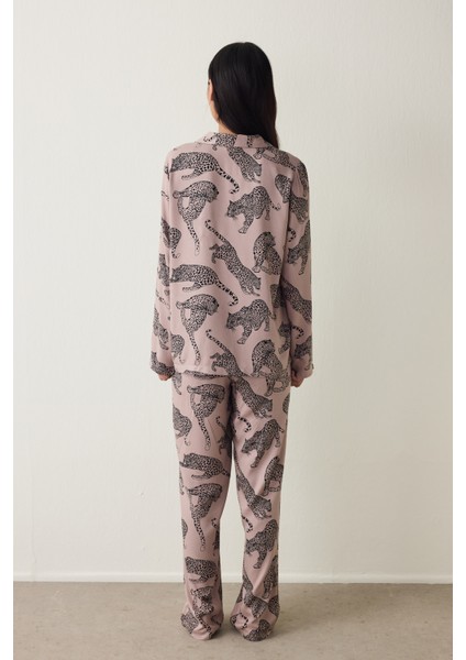 Koyu Bej Eva Kaplan Desenli Gömlek Yaka Pijama Takımı fırsatları