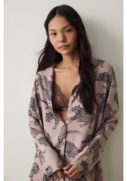 Koyu Bej Eva Kaplan Desenli Gömlek Yaka Pijama Takımı fiyatları