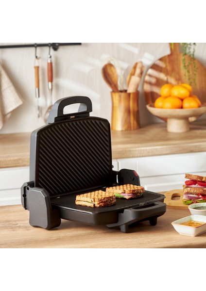 Dört Dilim Tost Makinesi, Siyah, Pratik ve Kolay Kullanım fırsatları