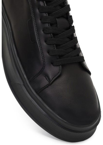 Erkek Siyah Bağcıklı Kalın Tabanlı Deri Sneaker 25WFD611518