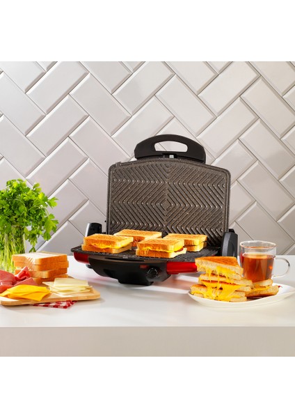 Kırmızı Lal Tost Makinesi, Pratik ve Şık Tasarım